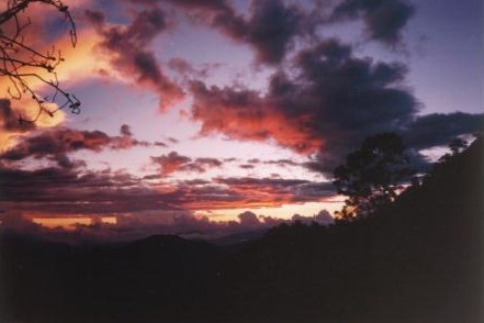 Una hermosa puesta del sol sobre la Mixteca