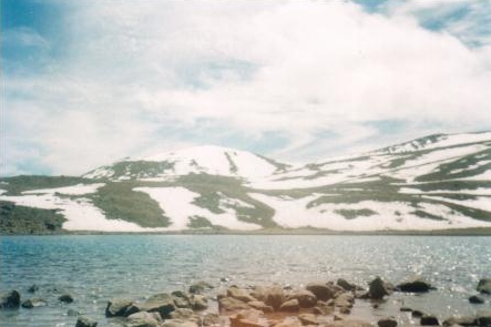 El agua verde azul de una de las lagunas