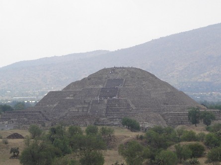 Otra vista de la Pirámide del Sol