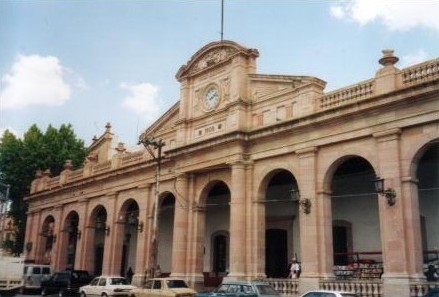 A colonial building